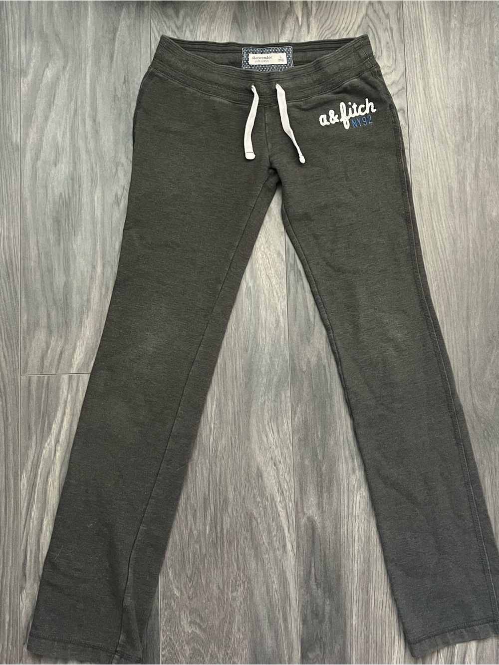 Abercrombie & Fitch Vintage Low-Rise Gray Sweatpants | Women